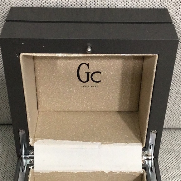 EUC. Guess Collection GC Women Sport Class Ceramic Band Black Silver 34mm Watch - Picture 8 of 9